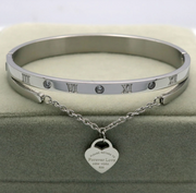 Bangles with heart pendant I bracelet